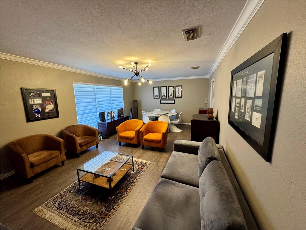 5218 Willowbend Boulevard - Photo 2