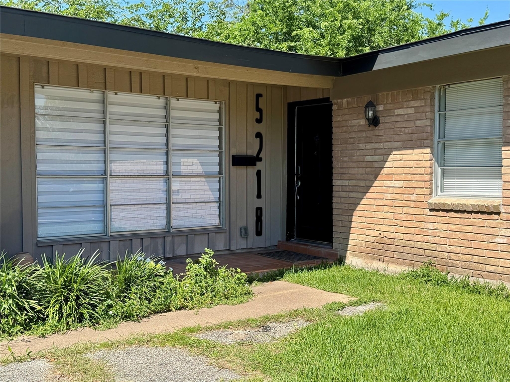 5218 Willowbend Boulevard - Photo 0
