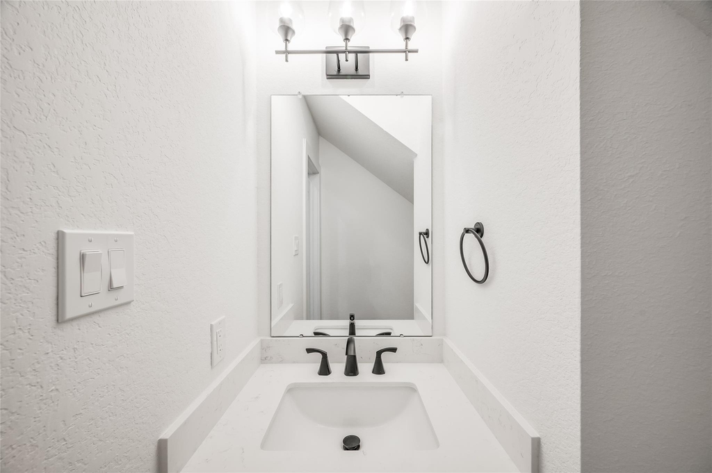 1216 Mcneil Street - Photo 3