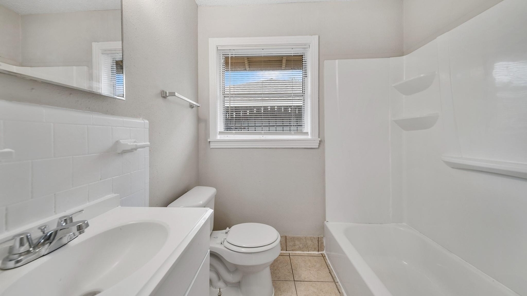 8018 Sharondale Drive - Photo 12