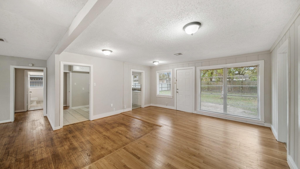 8018 Sharondale Drive - Photo 2