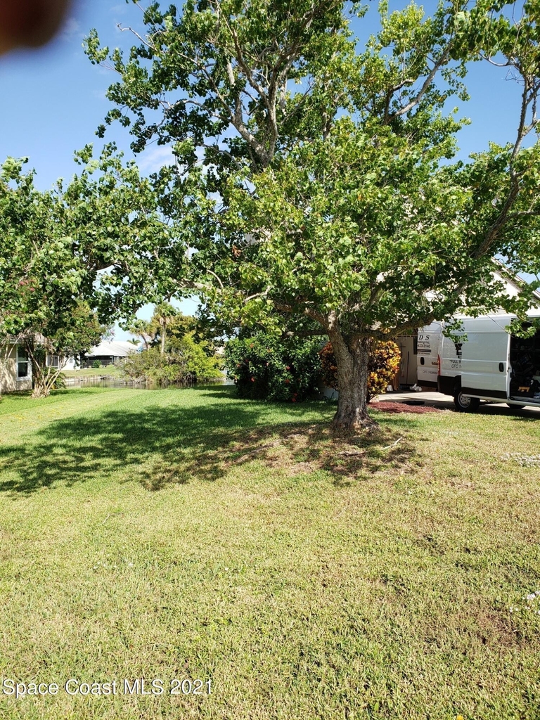 2575 Palm Lake Drive - Photo 2