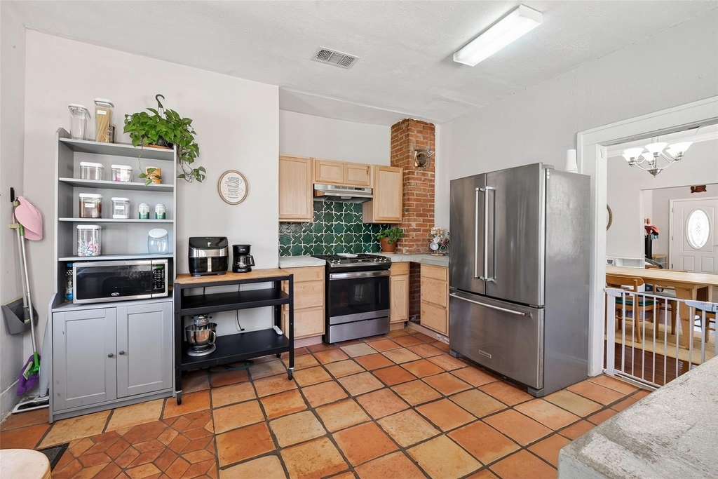 7039 Avenue E - Photo 10