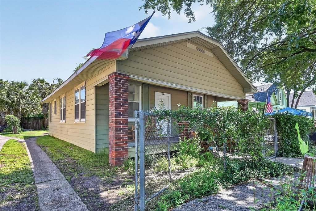7039 Avenue E - Photo 1