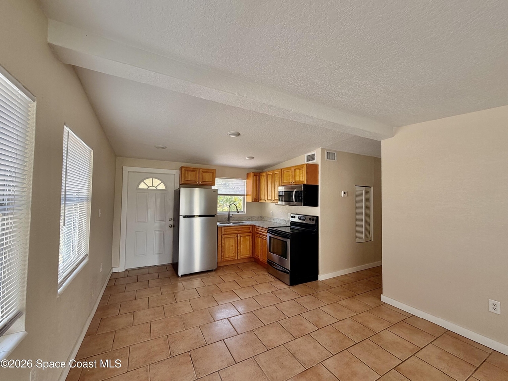 2587 Pepper Avenue - Photo 1