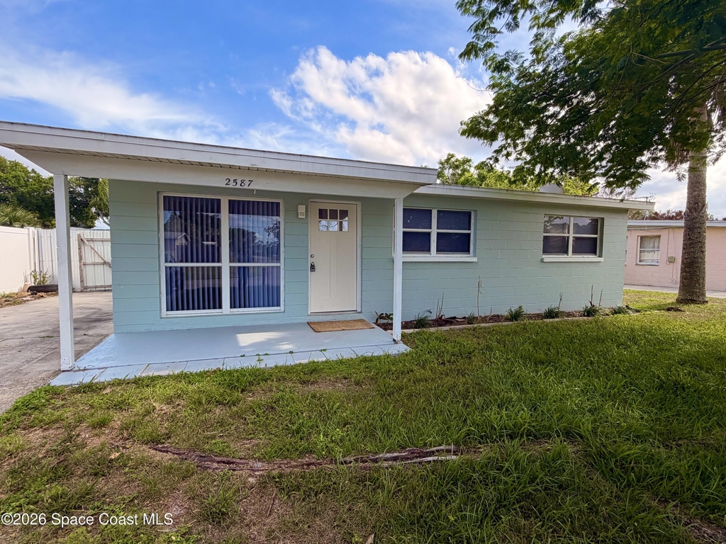 2587 Pepper Avenue - Photo 0