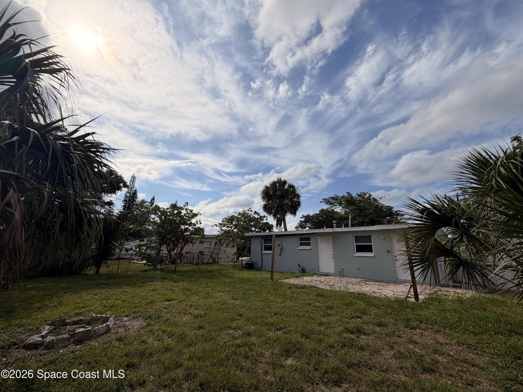 2587 Pepper Avenue - Photo 7