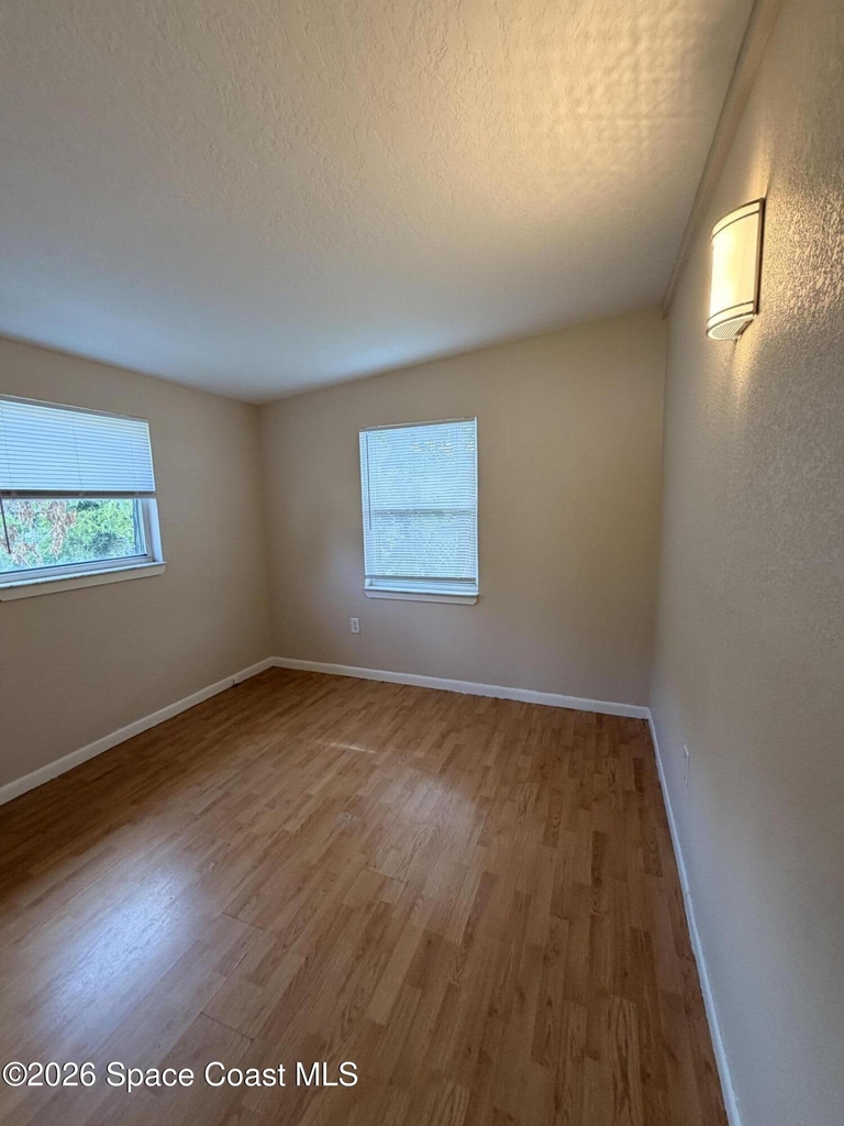 2587 Pepper Avenue - Photo 4