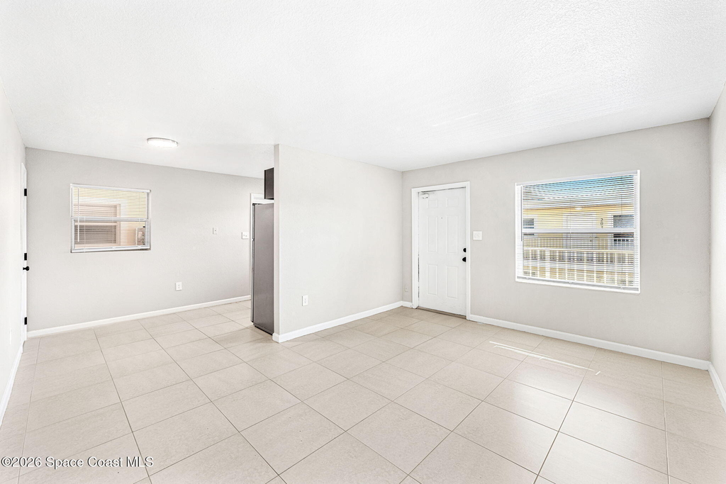 130 Roosevelt Avenue - Photo 6