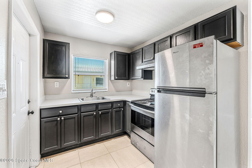 130 Roosevelt Avenue - Photo 3