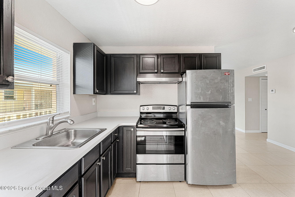 130 Roosevelt Avenue - Photo 4