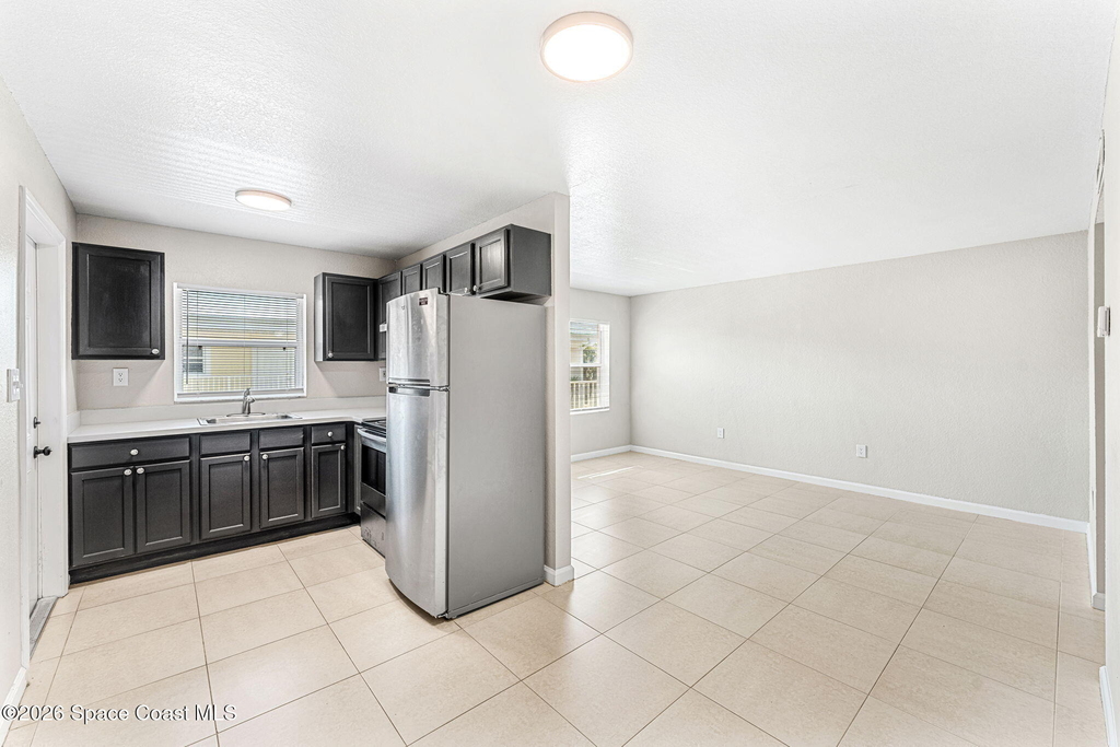 130 Roosevelt Avenue - Photo 2
