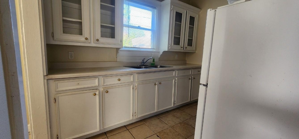 2805 Cleburne Street - Photo 1