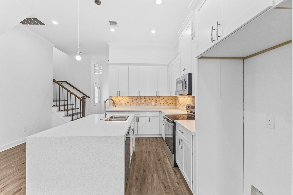 7805 Farnsworth Street - Photo 9