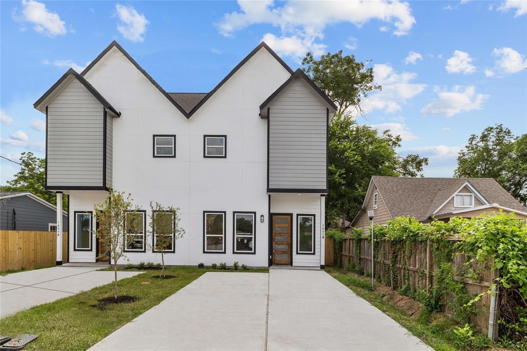 7805 Farnsworth Street - Photo 0