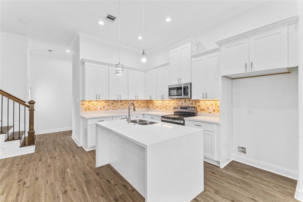 7805 Farnsworth Street - Photo 11