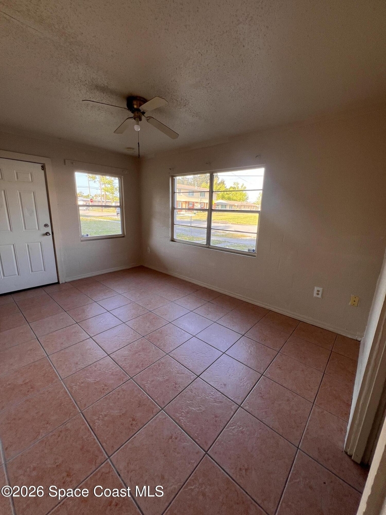808 Johnson Street - Photo 8