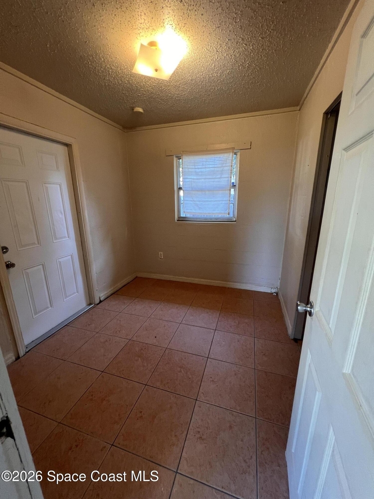808 Johnson Street - Photo 5