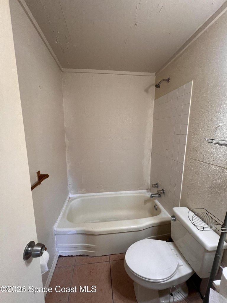 808 Johnson Street - Photo 7
