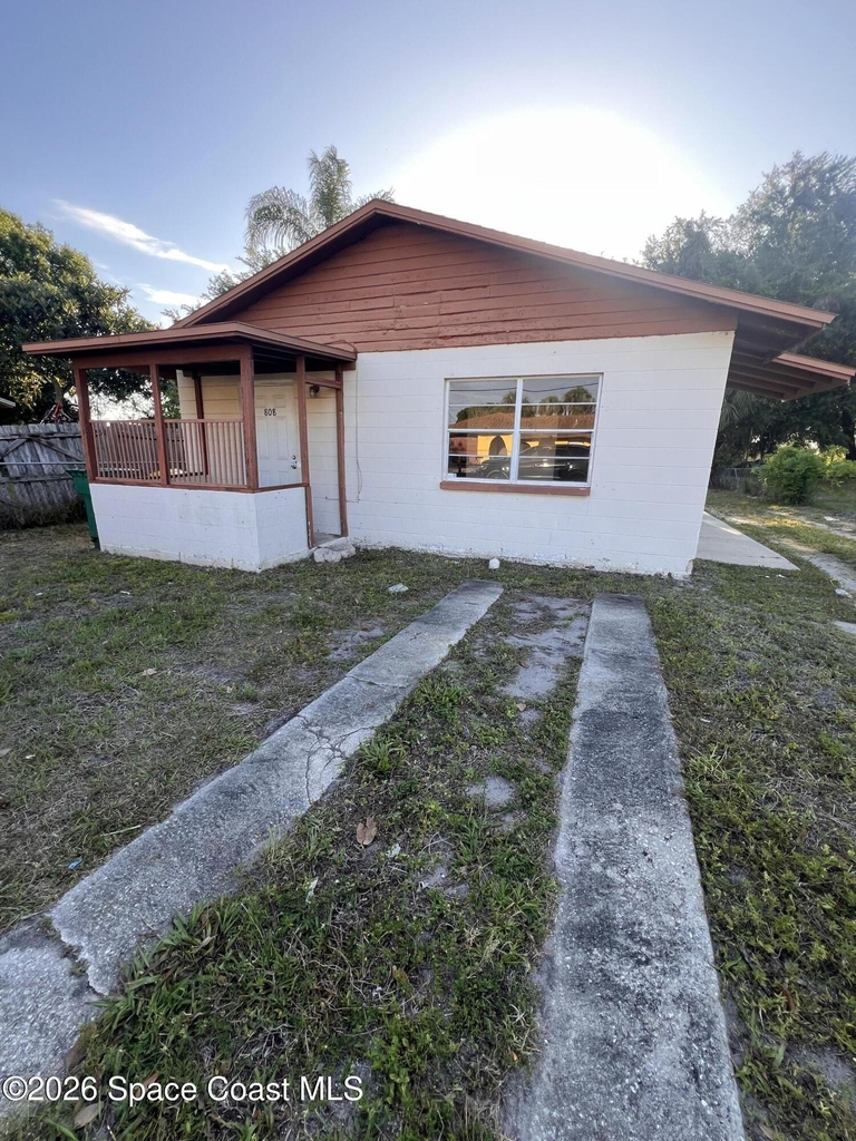 808 Johnson Street - Photo 0