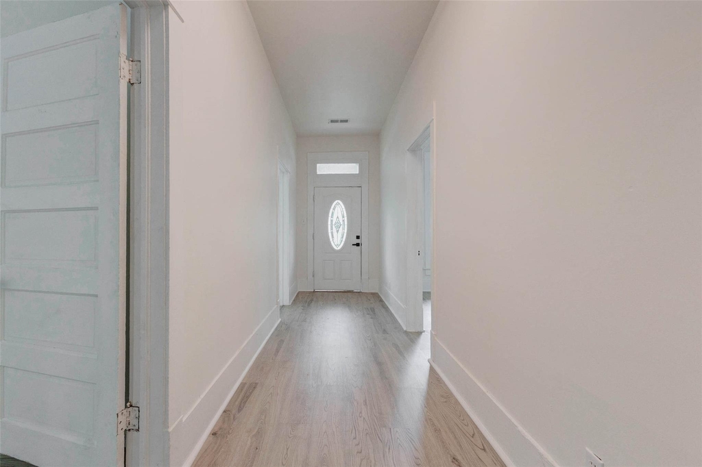 1302 Ross Street - Photo 2