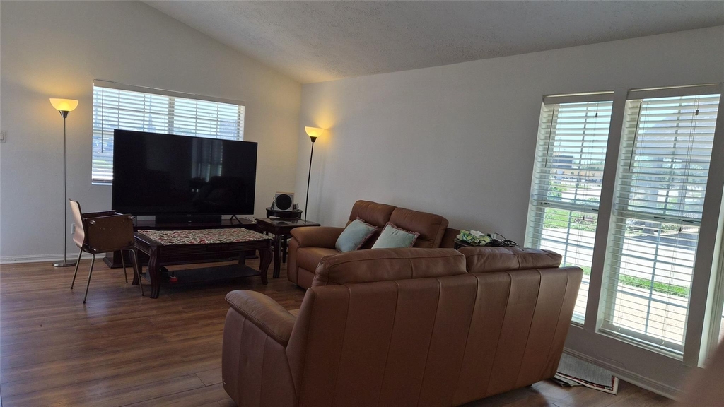 8316 Beechnut Street - Photo 3