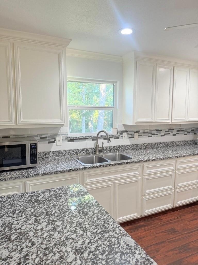 304 Jill Street - Photo 1