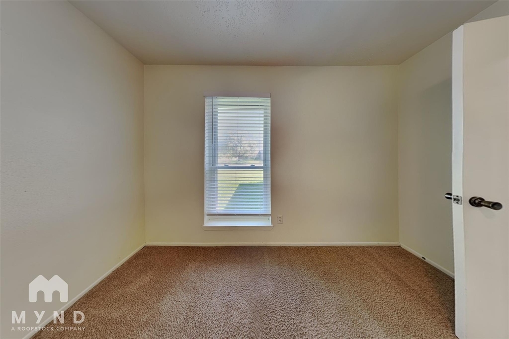 10002 Green Valley Lane - Photo 12