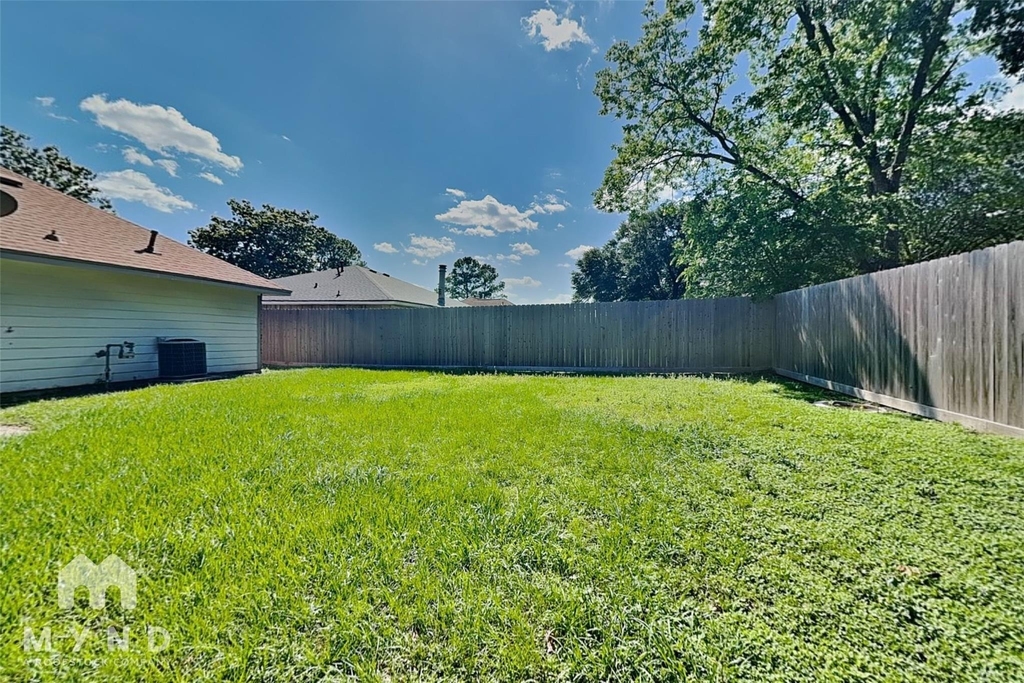 10002 Green Valley Lane - Photo 17