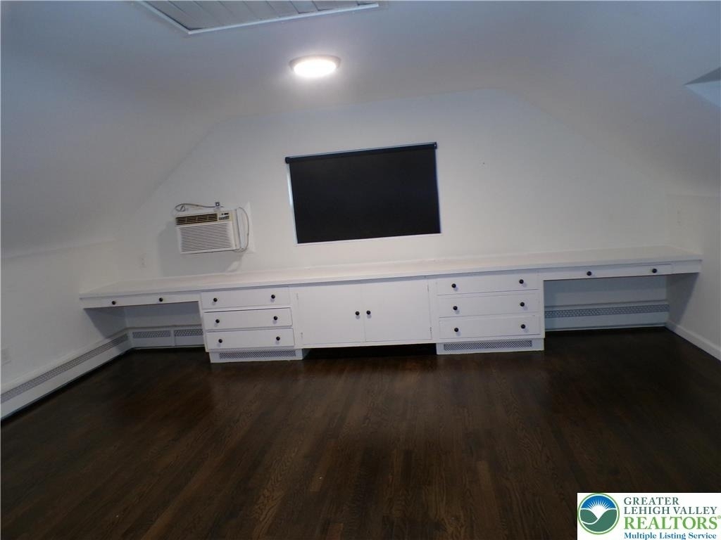 2440 W Livingston Street - Photo 31