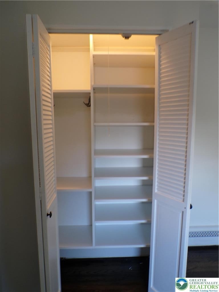 2440 W Livingston Street - Photo 24