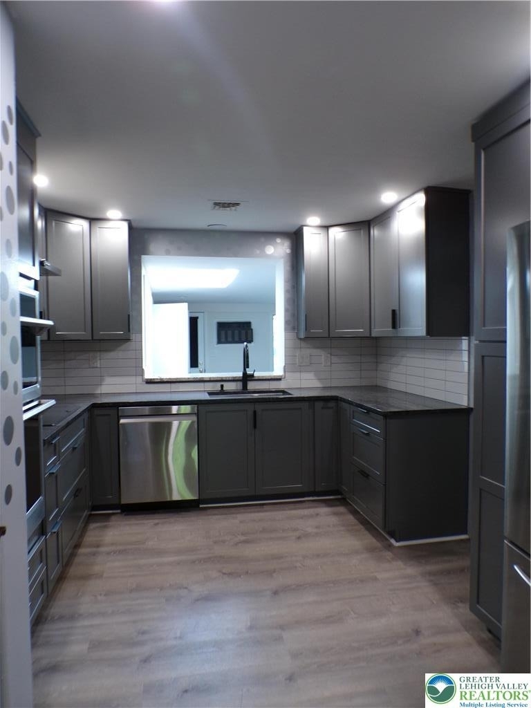 2440 W Livingston Street - Photo 5