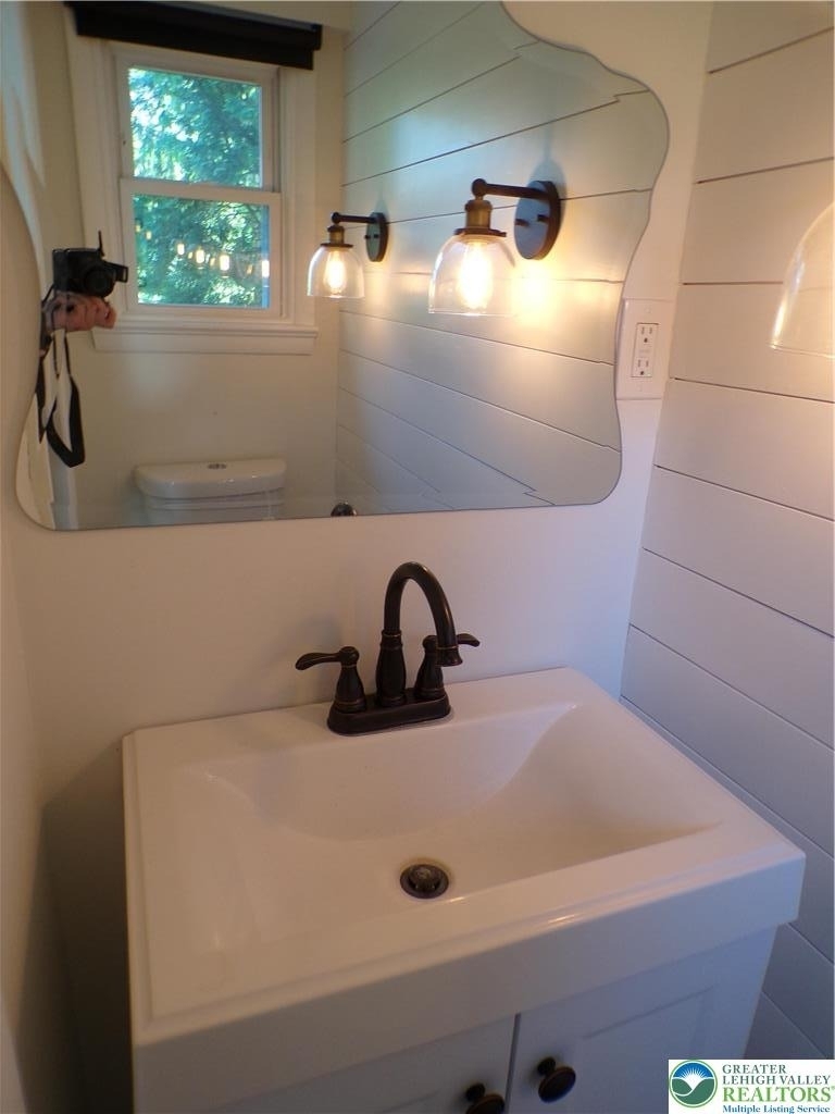 2440 W Livingston Street - Photo 15