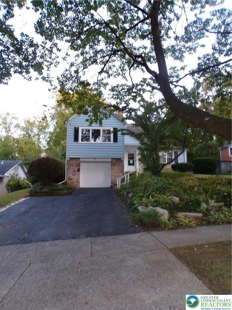 2440 W Livingston Street - Photo 0