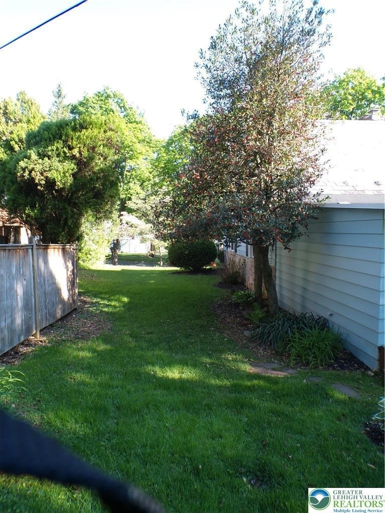 2440 W Livingston Street - Photo 35