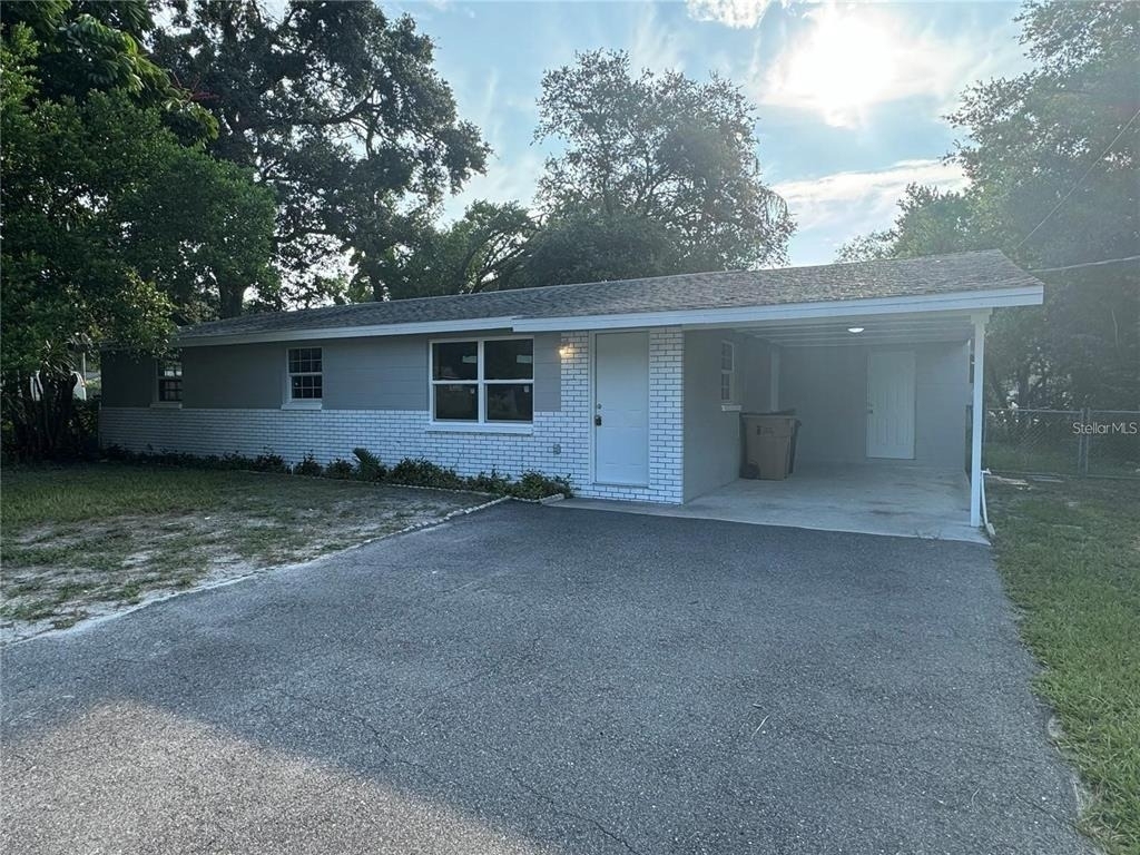 10601 N 52nd Street - Photo 1