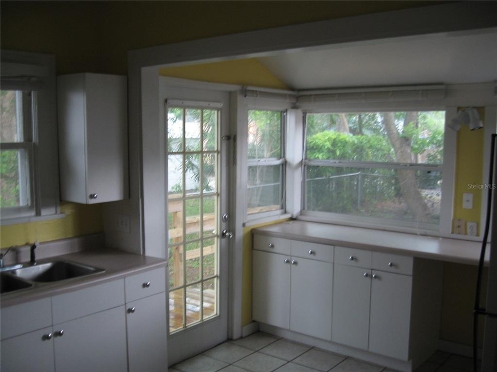 1118 23rd Avenue N - Photo 6