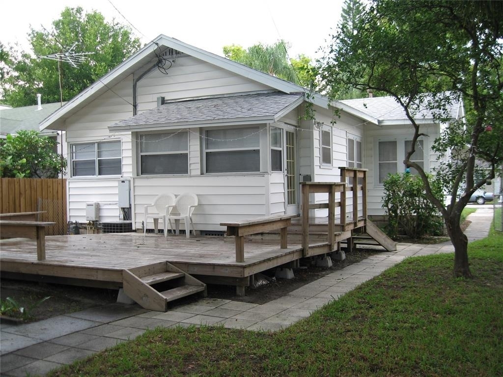 1118 23rd Avenue N - Photo 2
