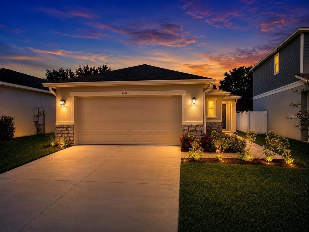 1084 Papaya Circle - Photo 1