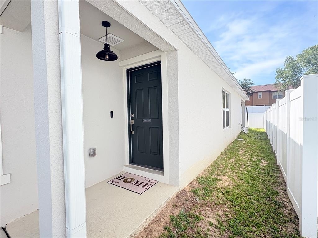 1084 Papaya Circle - Photo 5