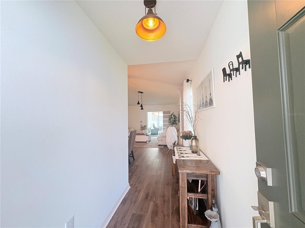 1084 Papaya Circle - Photo 7