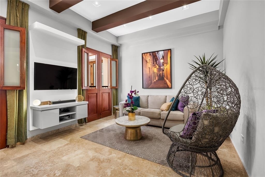 311 Luna St - Photo 1