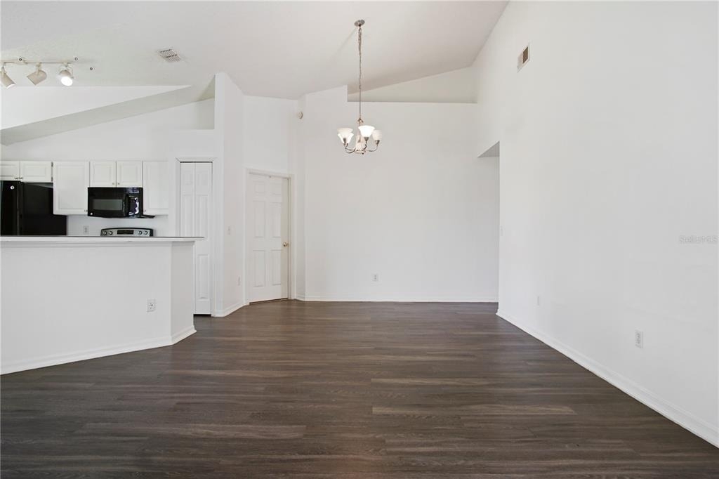 2492 Saint Augustine Boulevard - Photo 9
