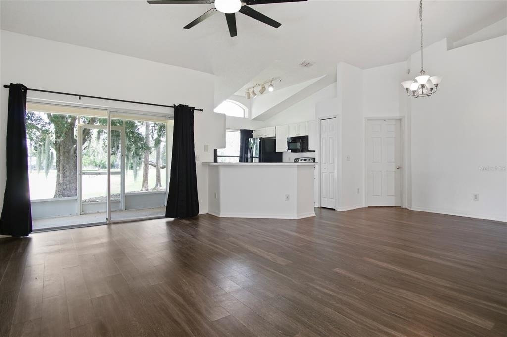 2492 Saint Augustine Boulevard - Photo 8