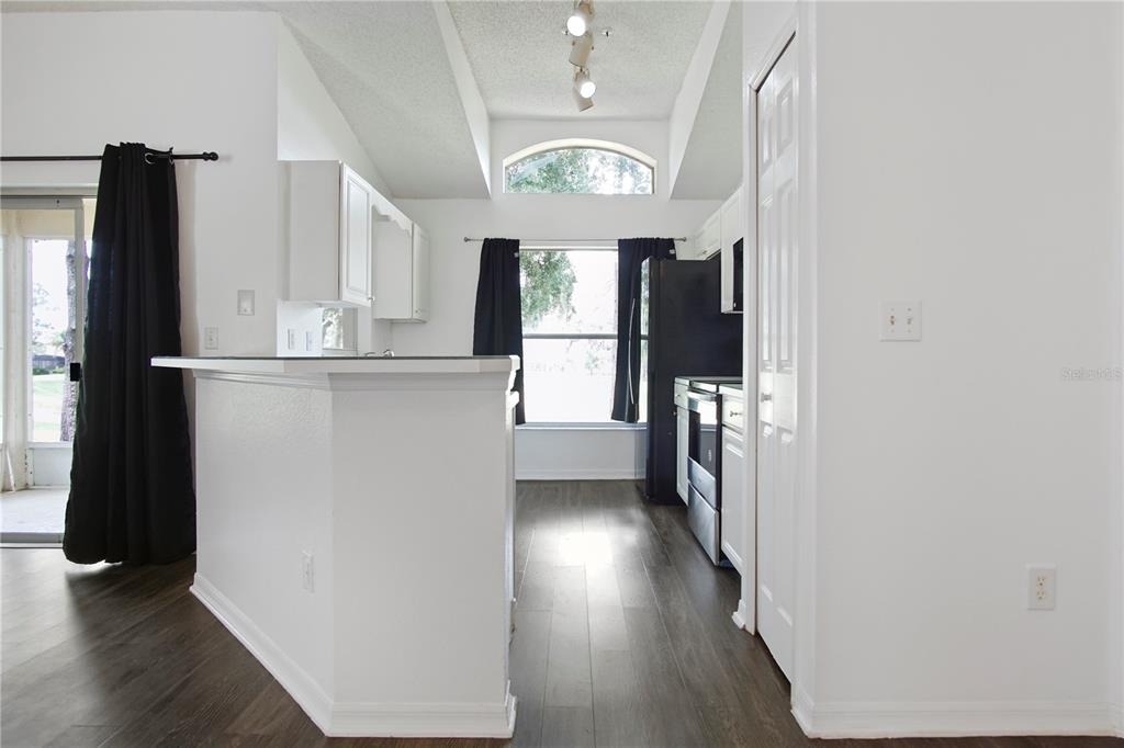 2492 Saint Augustine Boulevard - Photo 5