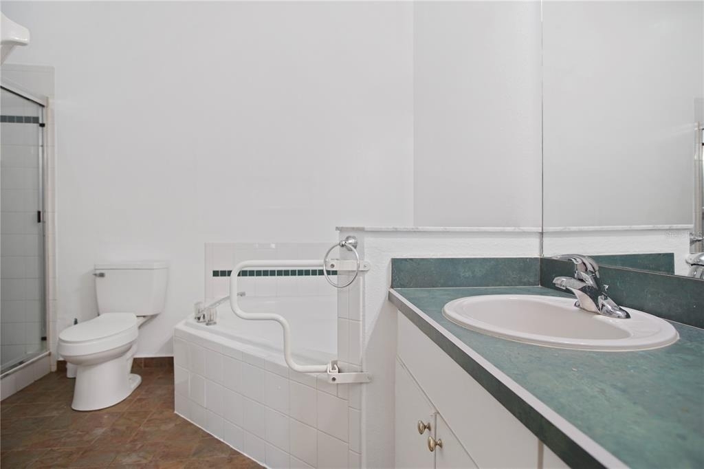 2492 Saint Augustine Boulevard - Photo 14