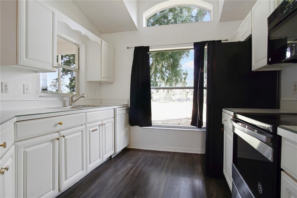 2492 Saint Augustine Boulevard - Photo 6
