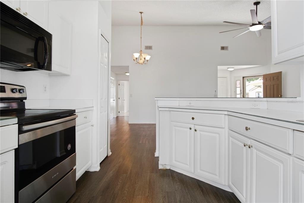 2492 Saint Augustine Boulevard - Photo 7