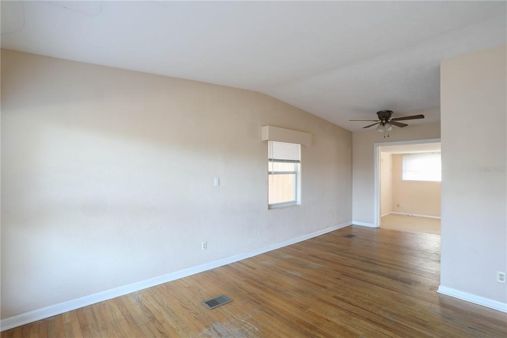 1704 Edmundshire Road - Photo 3
