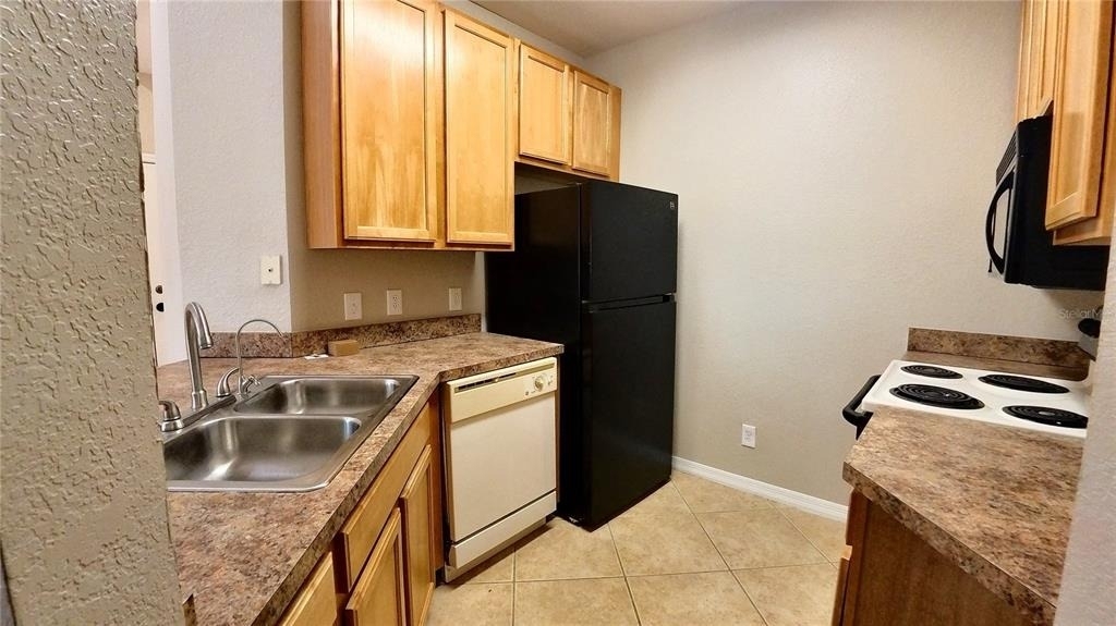 10017 Courtney Palms Boulevard - Photo 2
